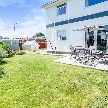 Beautiful 3 Bedroom Home, 10 Minutes Walk To Beach. Клийторпс Екстериор снимка