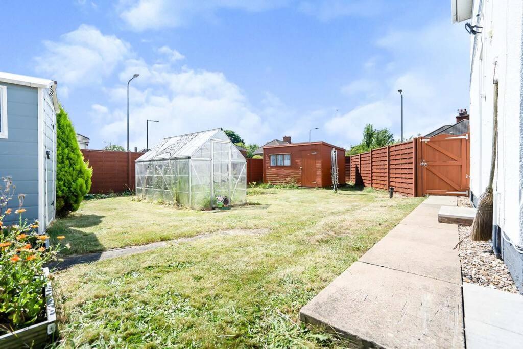 Beautiful 3 Bedroom Home, 10 Minutes Walk To Beach. Клийторпс Екстериор снимка