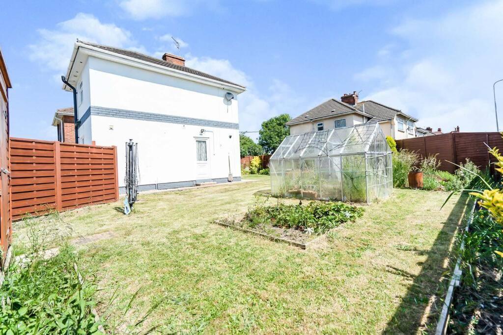 Beautiful 3 Bedroom Home, 10 Minutes Walk To Beach. Клийторпс Екстериор снимка